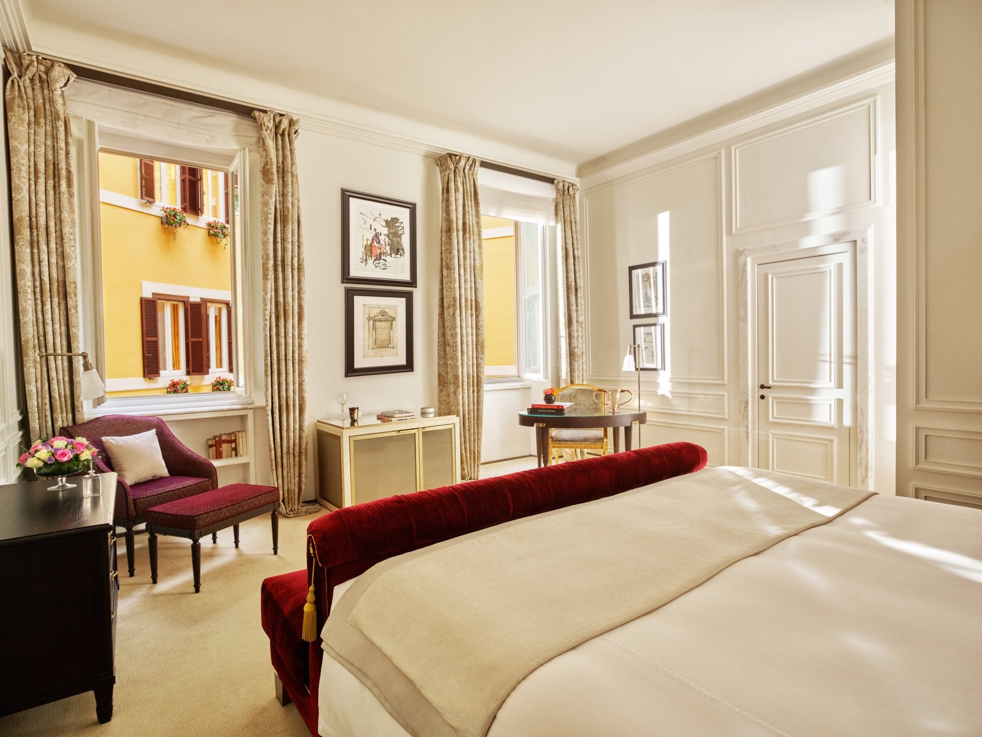 junior suite bedroom with internal view at Hotel Eden 