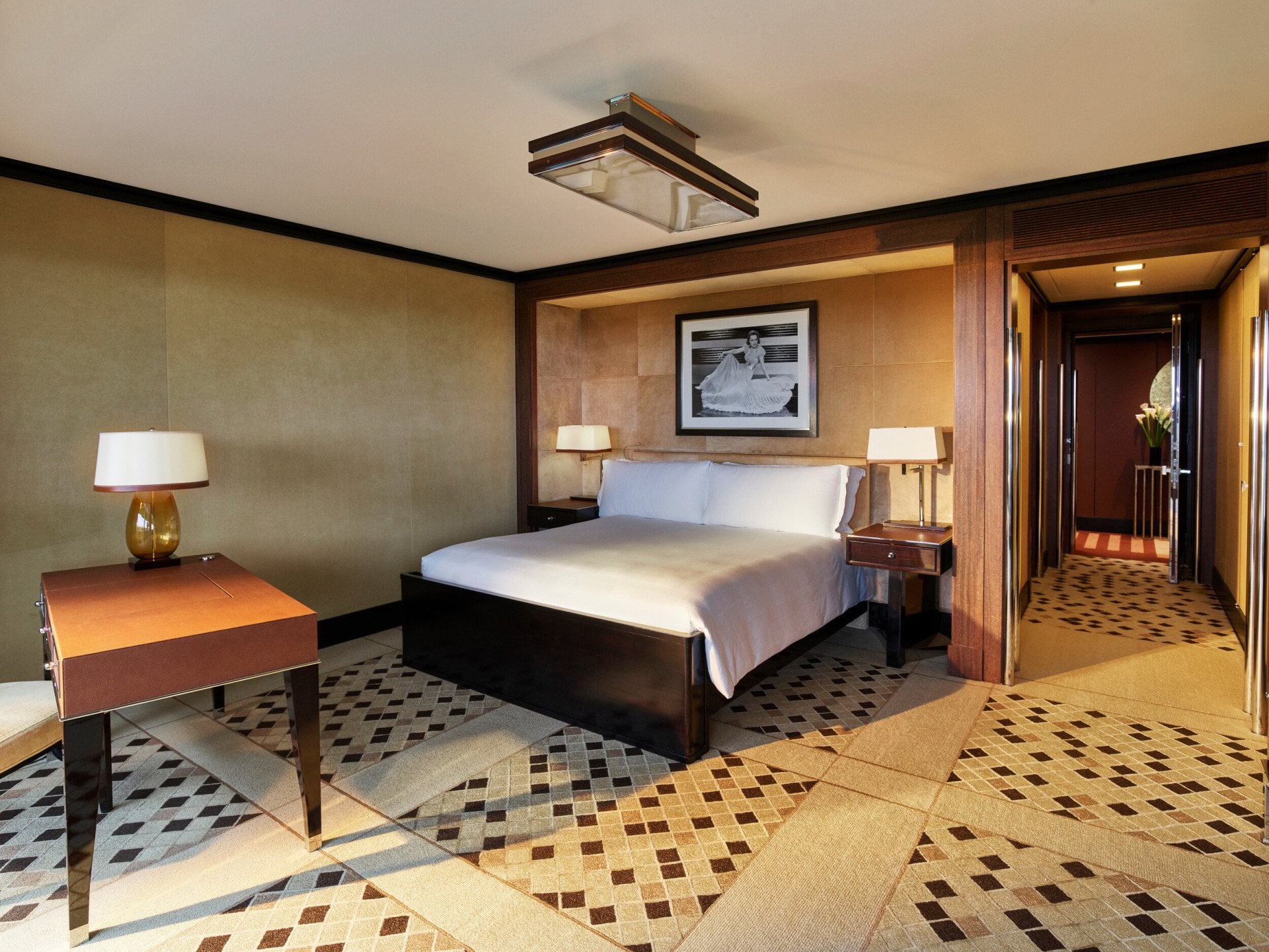 London Balcony Suite-Bedroom