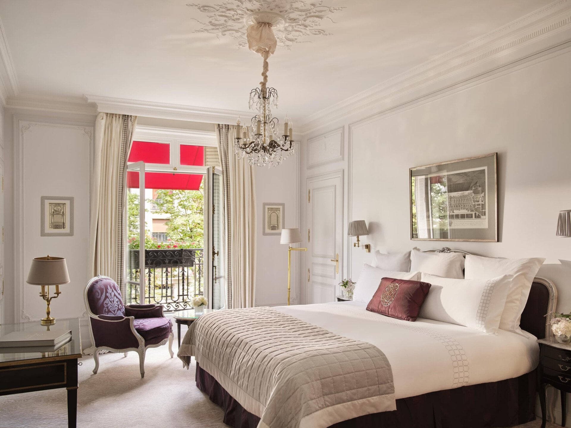 This is the bedroom of the Deluxe Room Av. Montaigne View #206 at the Plaza Athénée. 