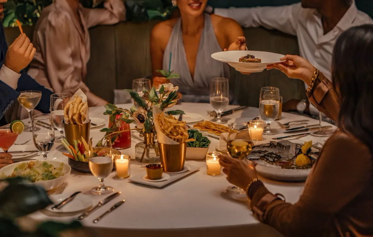 Dining in the Polo Lounge, The Beverly Hills Hotel, Beverly Hills