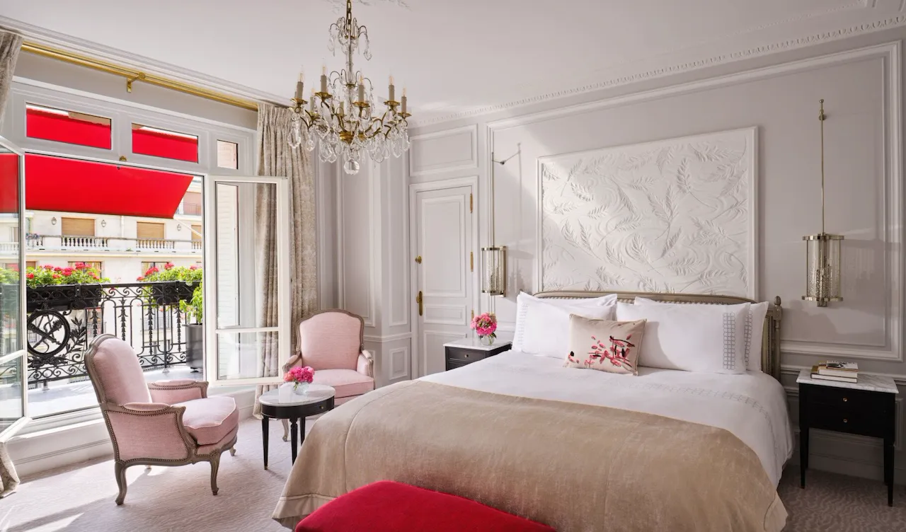609 Prestige Suite with Avenue Montaigne view balcony HPA