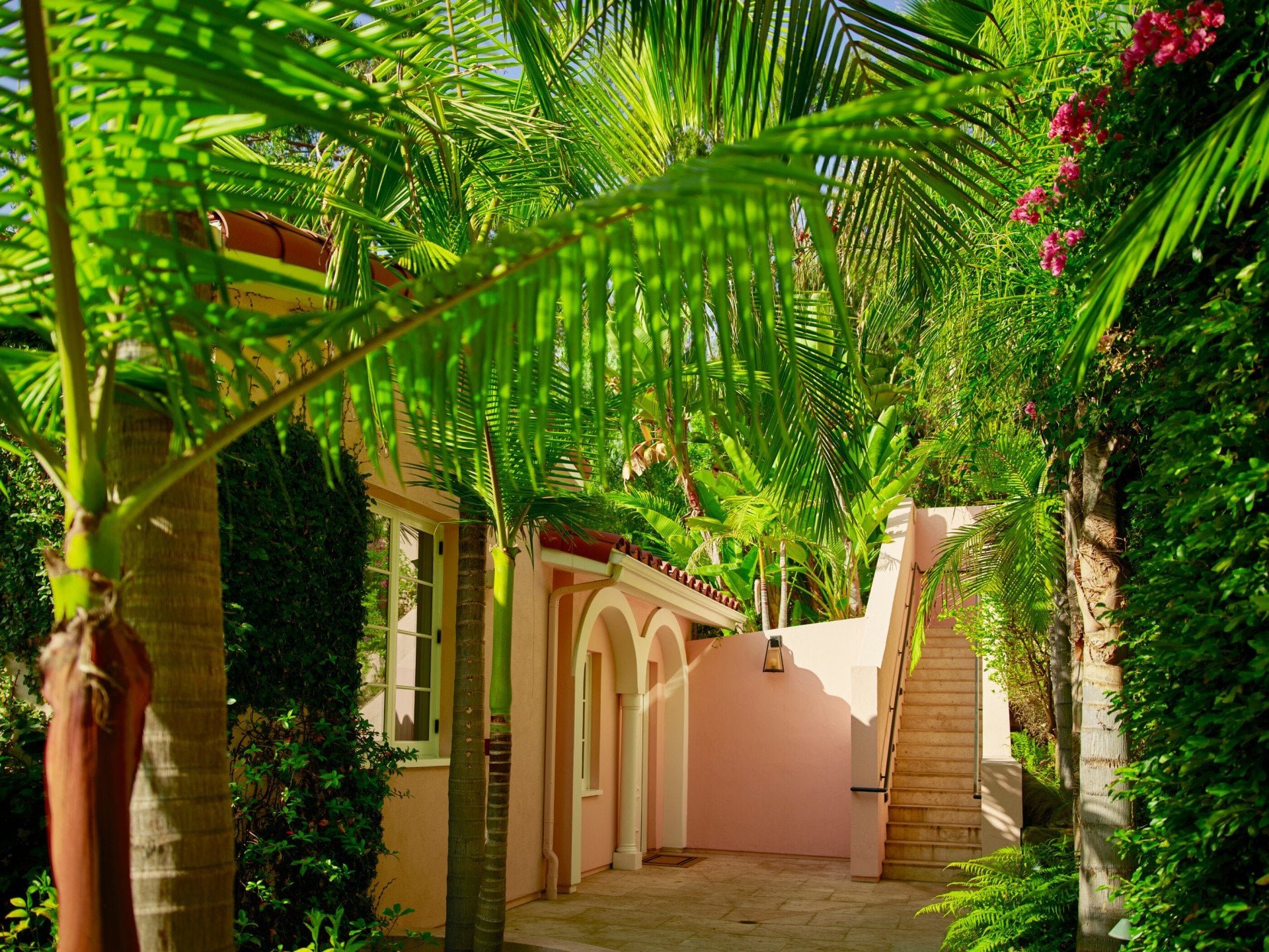 Suite entrance and staircase Hotel Bel-Air