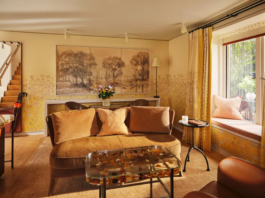 GROOMS COTTAGE Junior Suite at Coworth Park