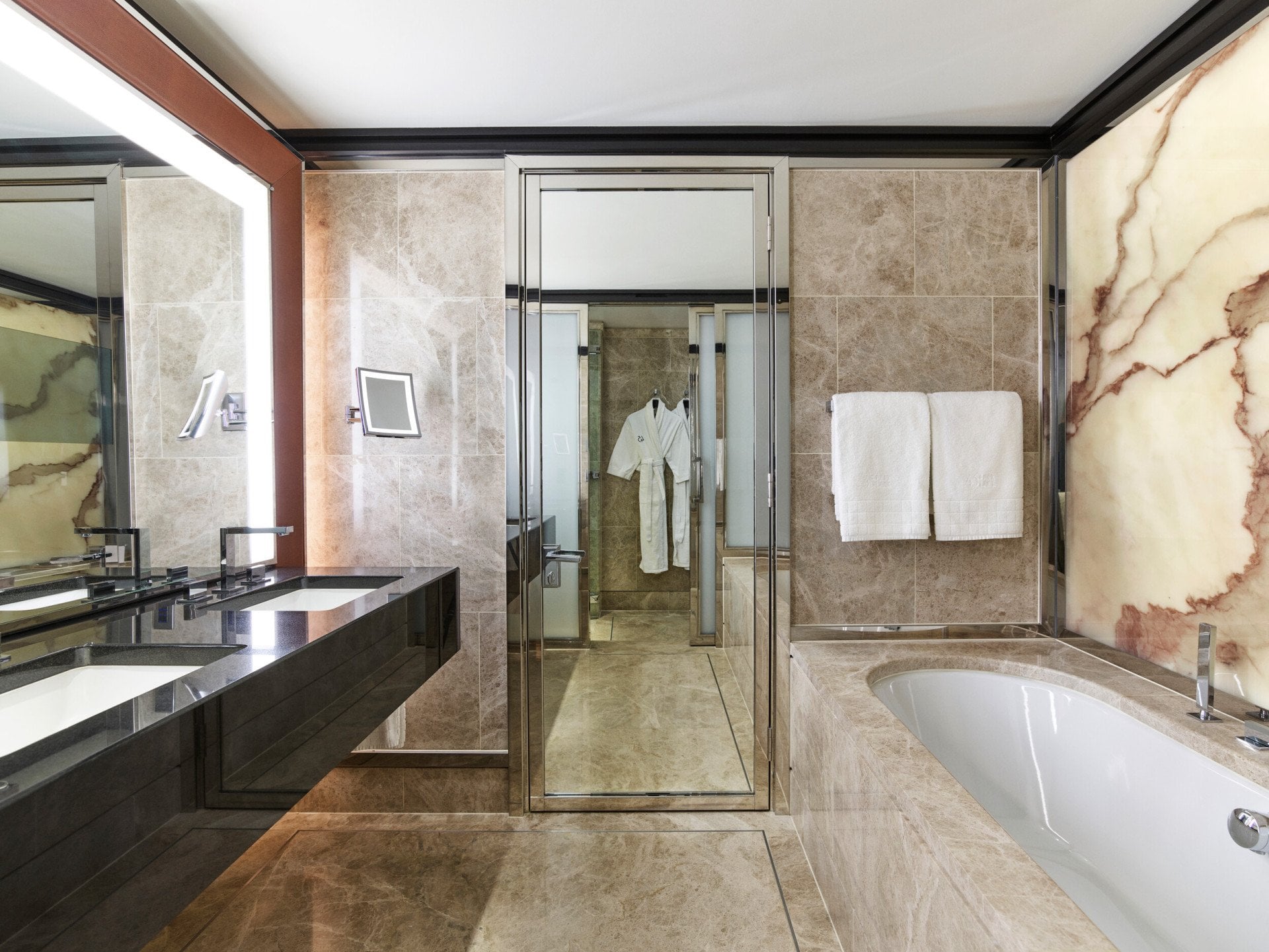 45 Park Lane-London Balcony Suite-Bathroom-4585-highres
