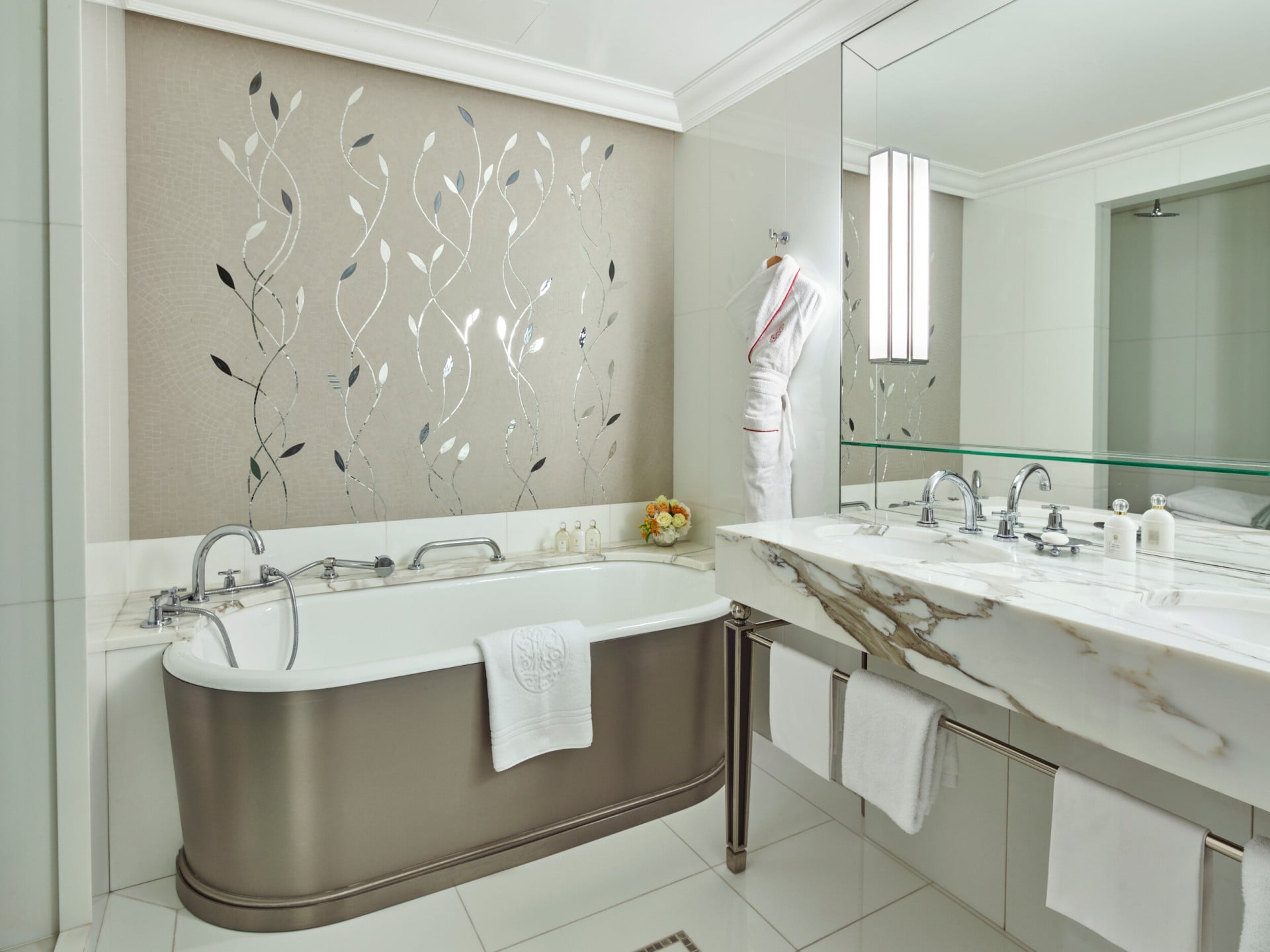HPA-224-226-Presidential-Suite-Bath-HR-by-markread