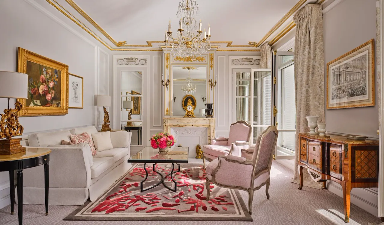 609 Prestige Suite with Avenue Montaigne view balcony HPA