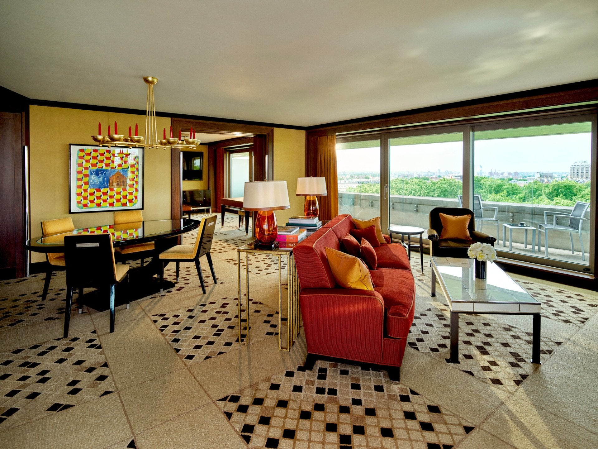Hyde Park Suite-Living room
