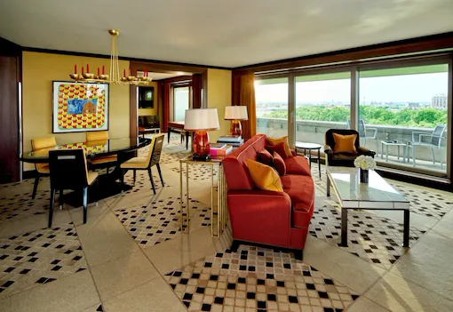 Hyde Park Suite-Living room