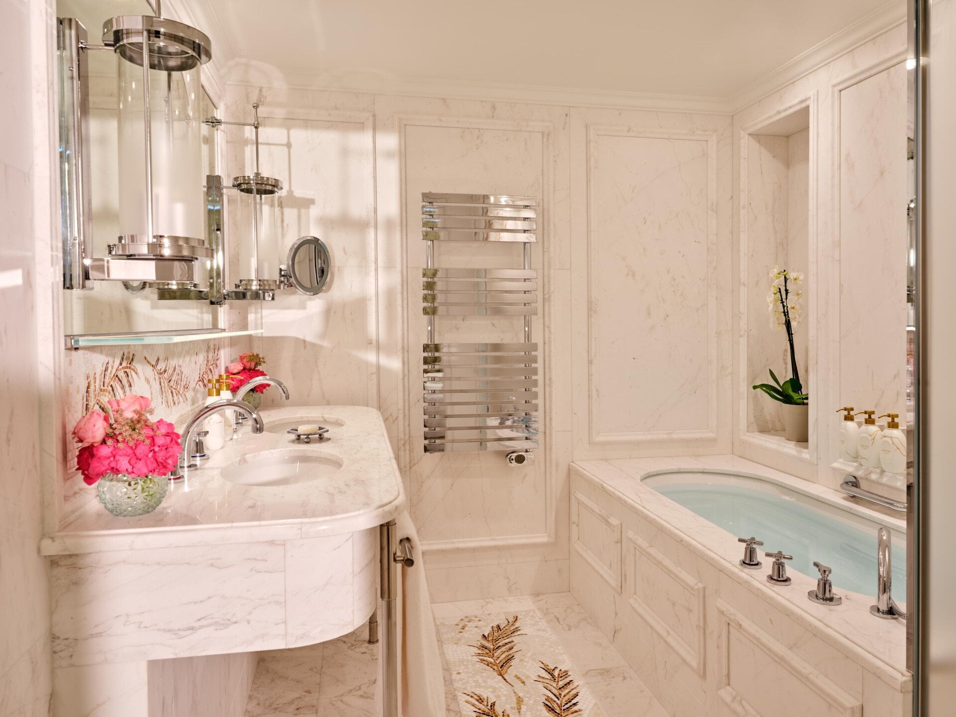 Prestige Suite  with Avenue Montaigne view balcony  HPA - #609 