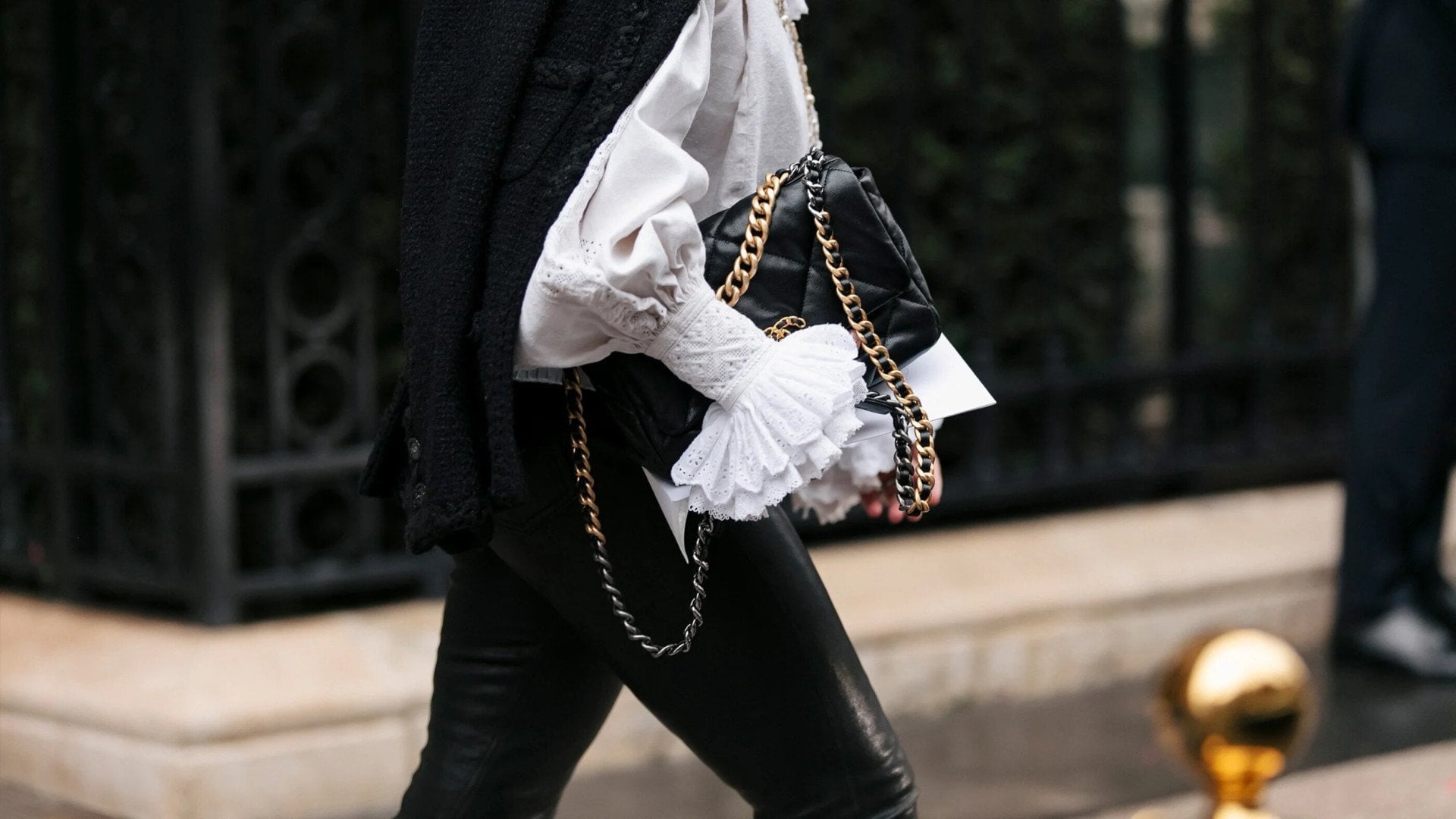 Picture of a stylish woman walking in the street
